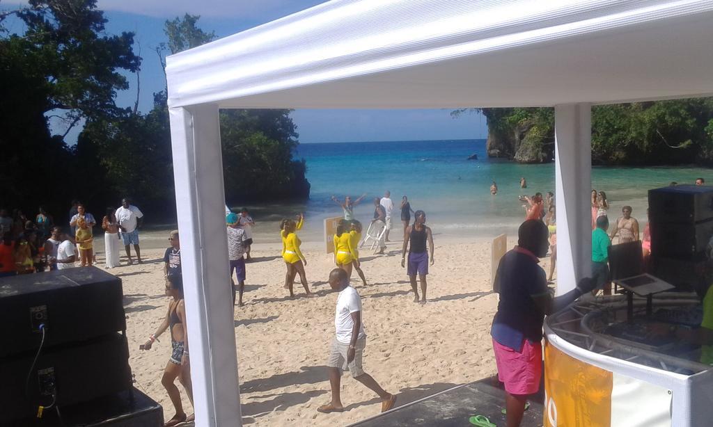 San San Tropez Hotel Port Antonio Bagian luar foto